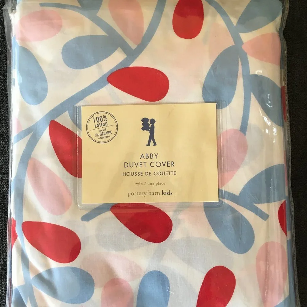 Pottery Barn Kids Abby White Blue Red Duvet in Twin Brand New in Package
